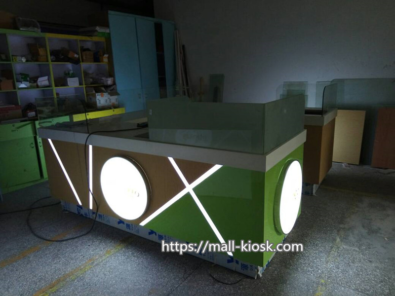 mango stand
