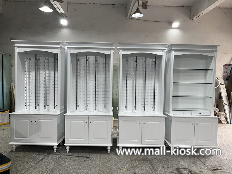 sunglasses booth