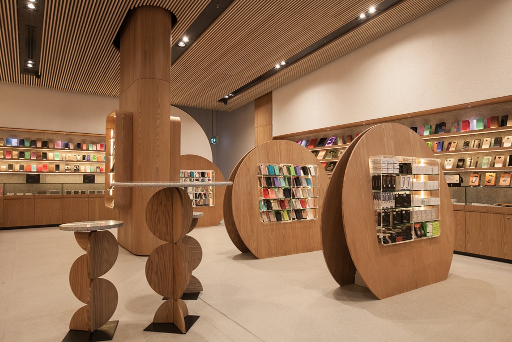 How to open a stylish mobile phone accessories store in Melbourne